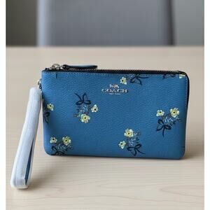 Coach C7382 Corner Zip Wristlet in Blue Multi Floral Bow Print – NWT Flowers